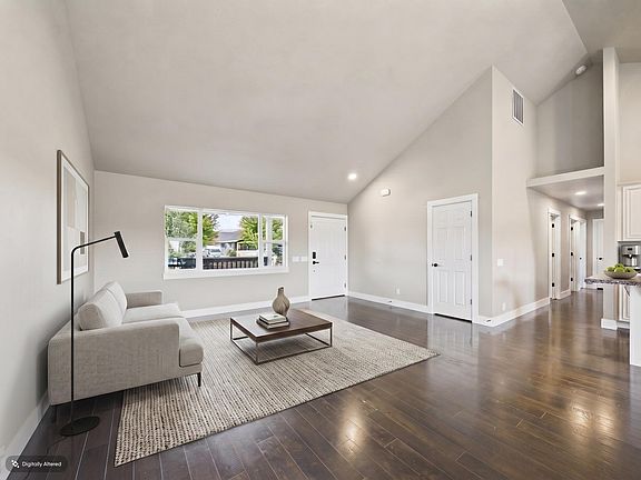 4th image of 315 Greenfield Way