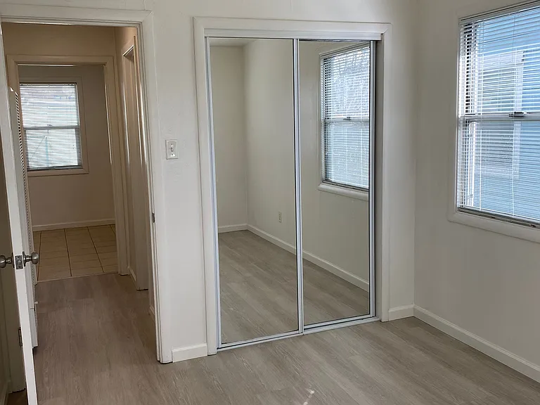 1140 Broadway St — Photo 16