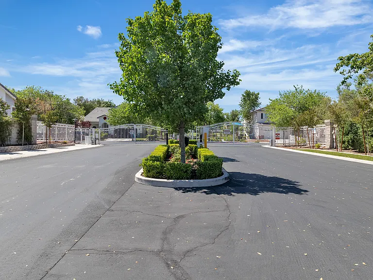 1568 Lamplight Village Ln — Photo 49