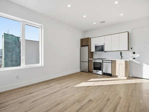 379 Hawthorne Street image 1 of 10