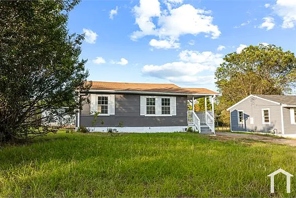 2423 Circle Dr — Photo 11