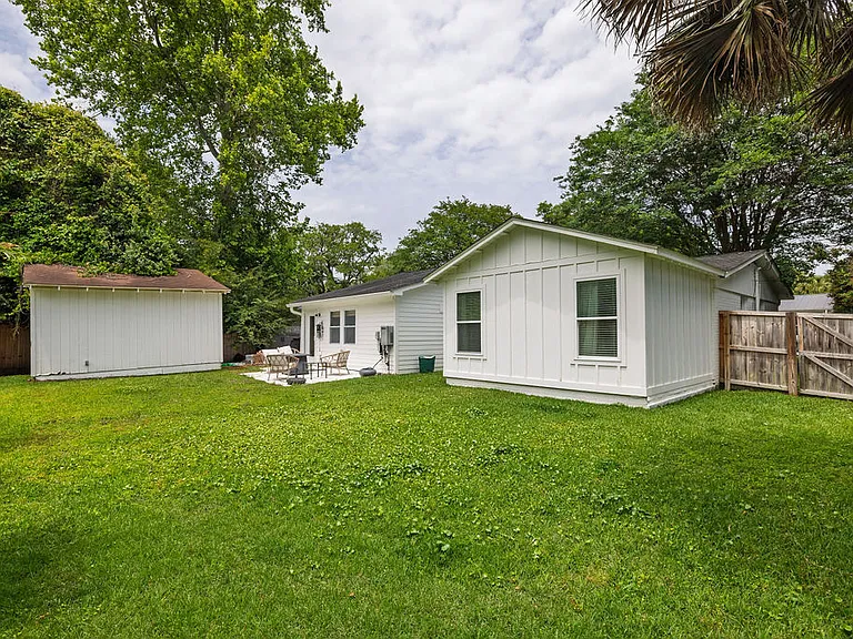 1495 Mataoka St — Photo 30