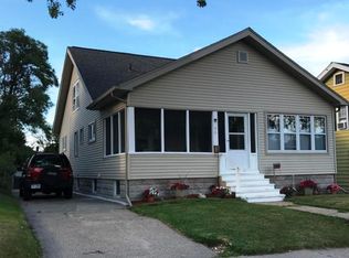 980 W Larch Ave, Muskegon, MI 49441
