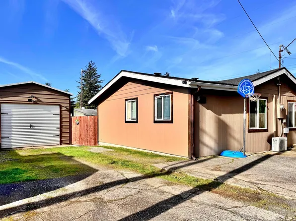 102 Barker St, Crescent City, CA 95531