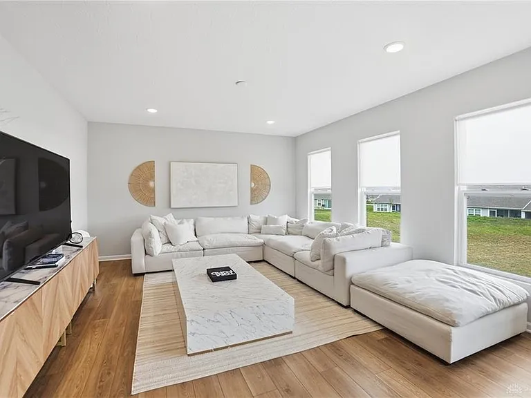 3059 Chamberlin Dr — Photo 9
