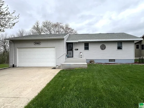 1311 Park Dr, Rock Rapids, IA 51246