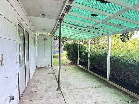 5th image of 6775 E Lake Rd