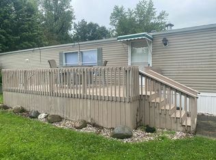 9613 Pottawamie Dr, Manitou Beach, MI 49253