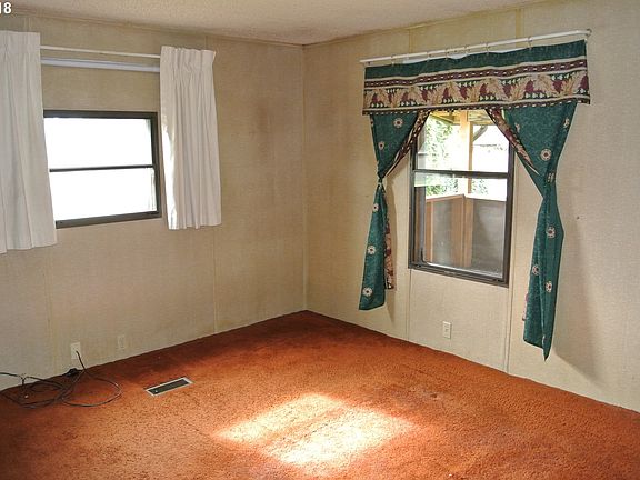4th image of 8713 NE 130th Ave