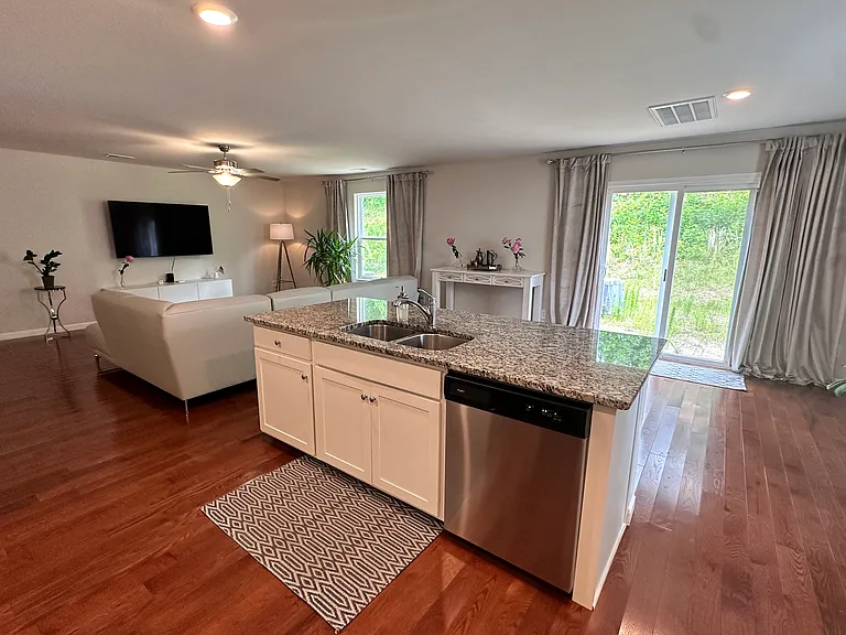 4058 Meredith Woods Ln — Photo 5