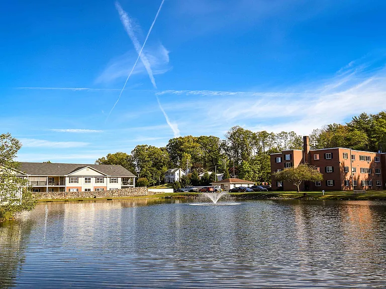 Lakeview Apartments