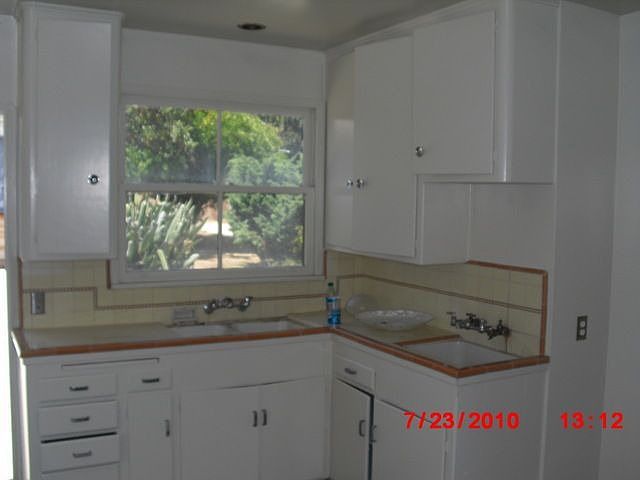 2nd image of 305 E Fairview Blvd