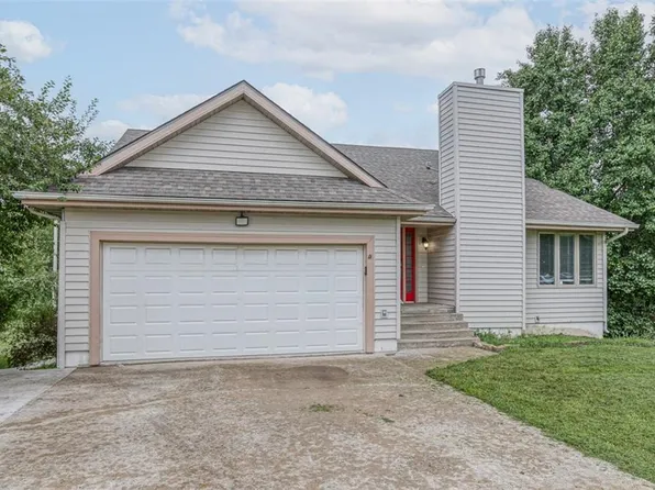 1608 S Swope Dr, Independence, MO 64057