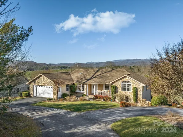 238 Circle Top Dr, Hendersonville, NC 28739