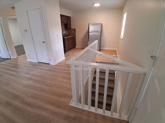 3rd image of 5623 NE 51st St