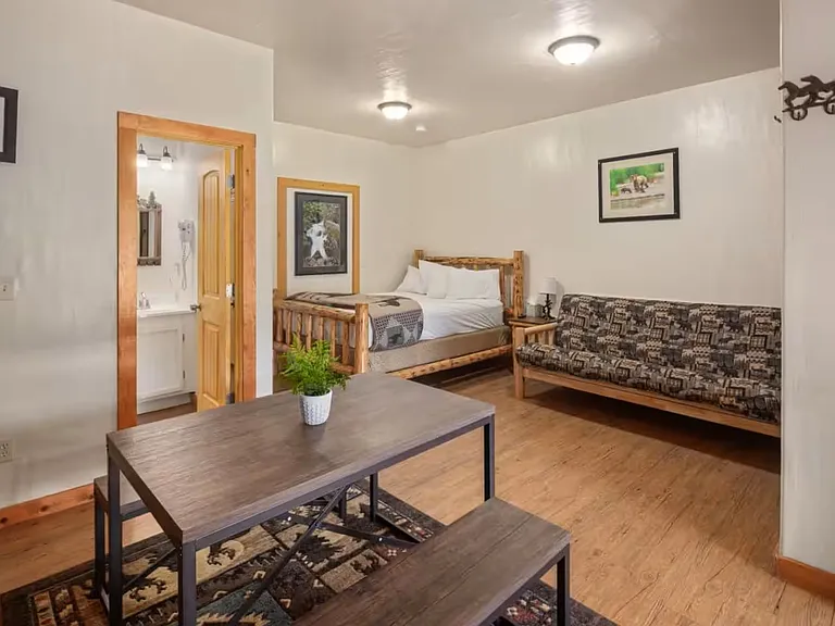 Elk bedroom/living area