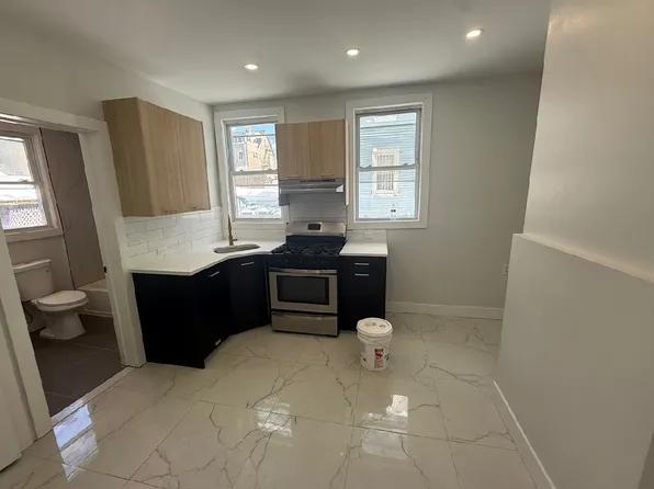 574 13th Ave, Newark, NJ