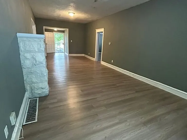 1706 S Arlington Ave — Photo 2