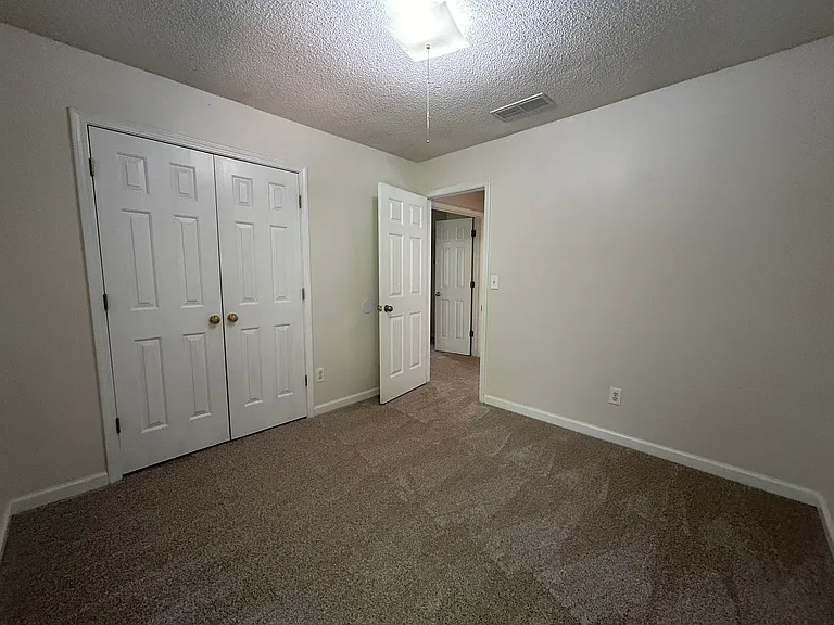 180 Sessingham Ln — Photo 34