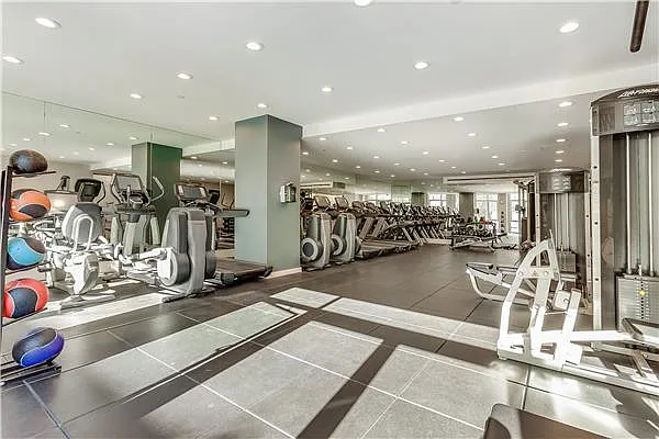 Rented by R New York | media 53