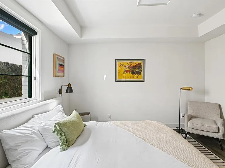 634 Bonaventure Ave NE #3 — Photo 22