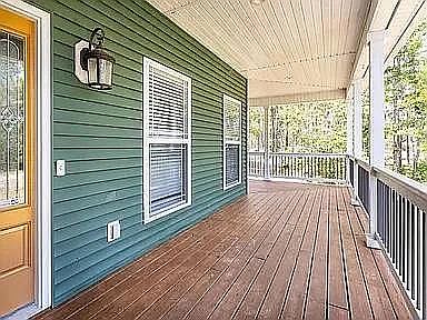 4th image of 413 N Shore Dr
