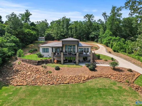 391 Pine Dale Dr, Guntersville, AL 35976
