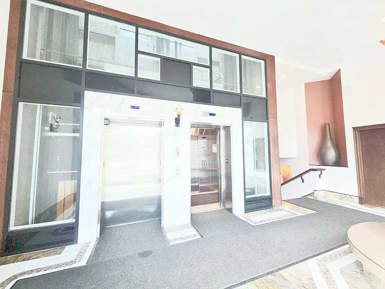 10142 111th St NW #611 — Photo 3