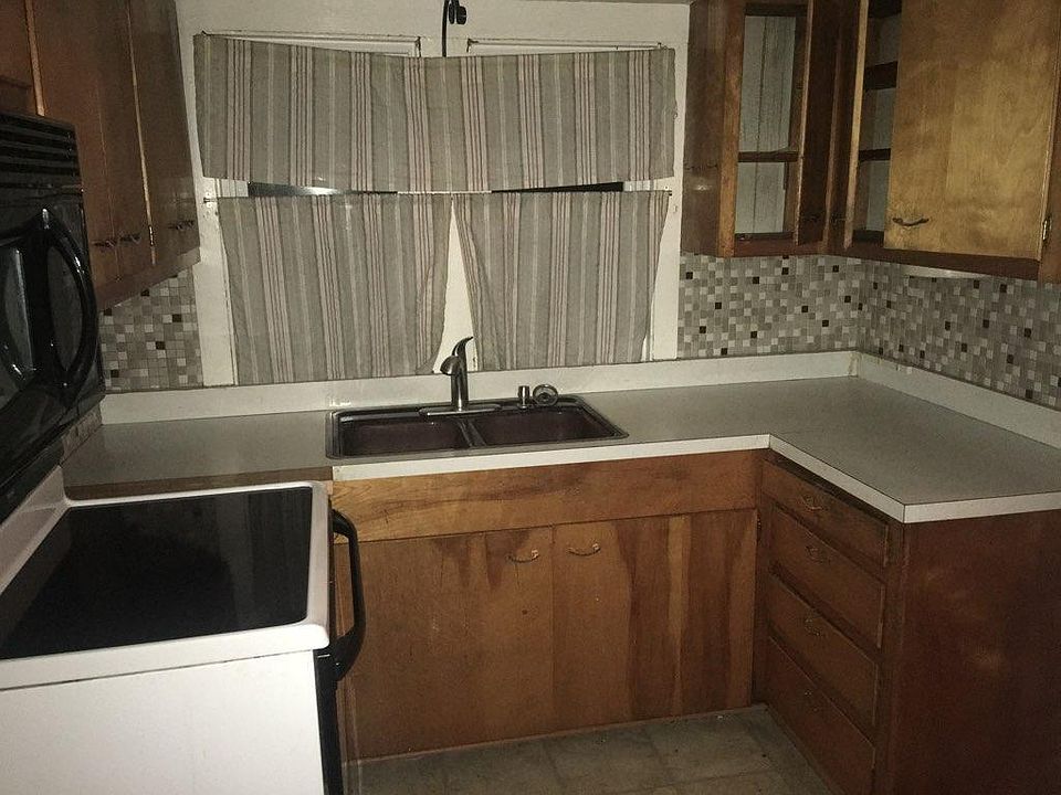 2nd image of 644 Harlem Rd