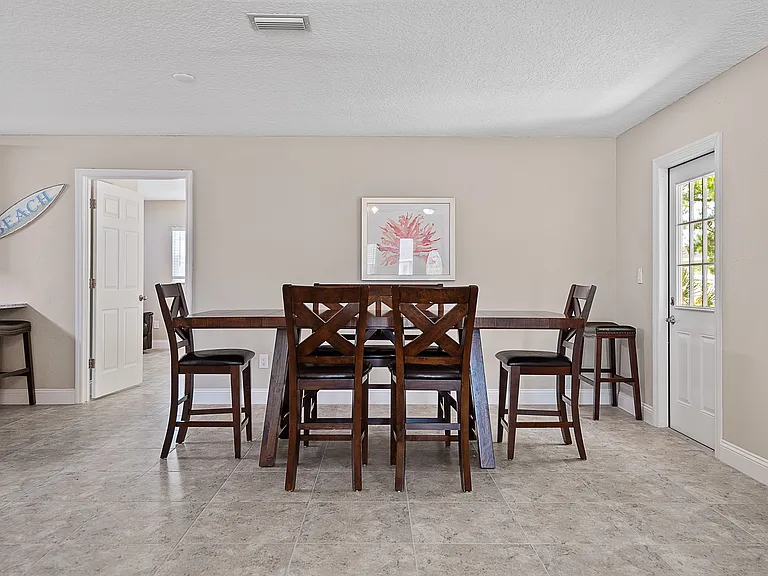 32 Pine Crest Ln — Photo 3
