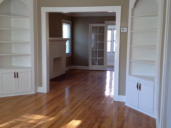 4th image of 201 W 51st St APT 2