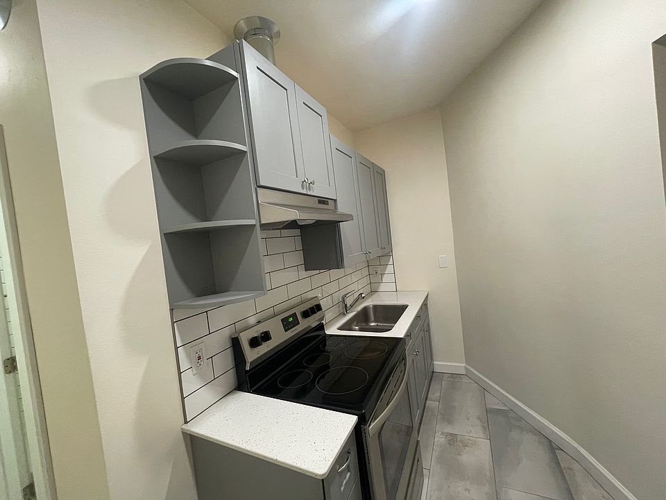 1st image of 2649 S Kinnickinnic Ave #4
