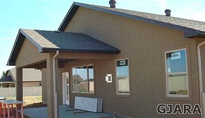 2nd image of 211 Basalt St
