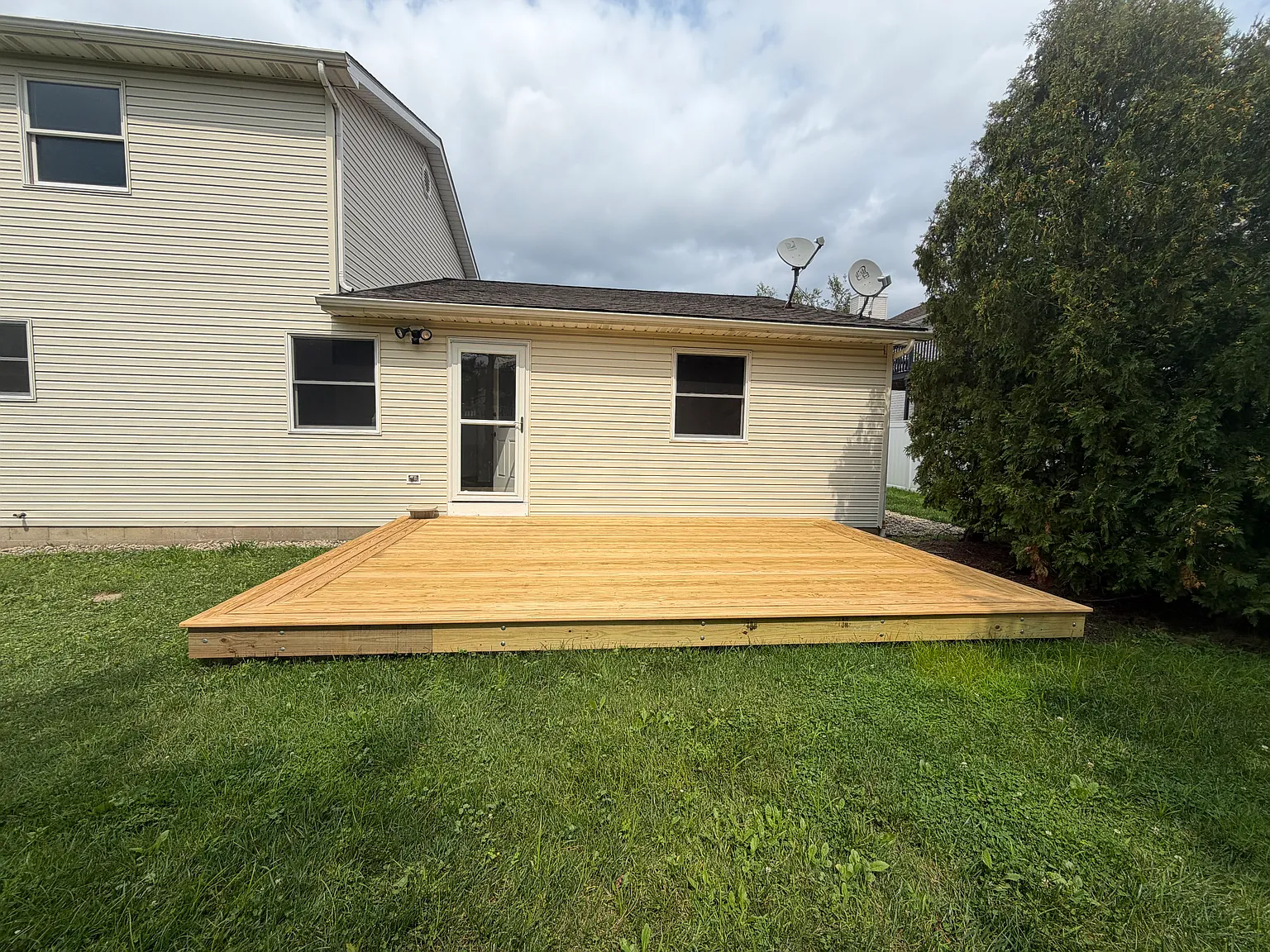 4 bed, 1900 sqft, $2,395 — Photo 2