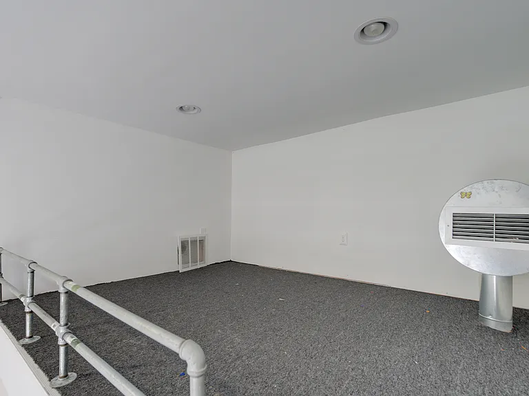 1300 Batavia Ave #2 — Photo 24