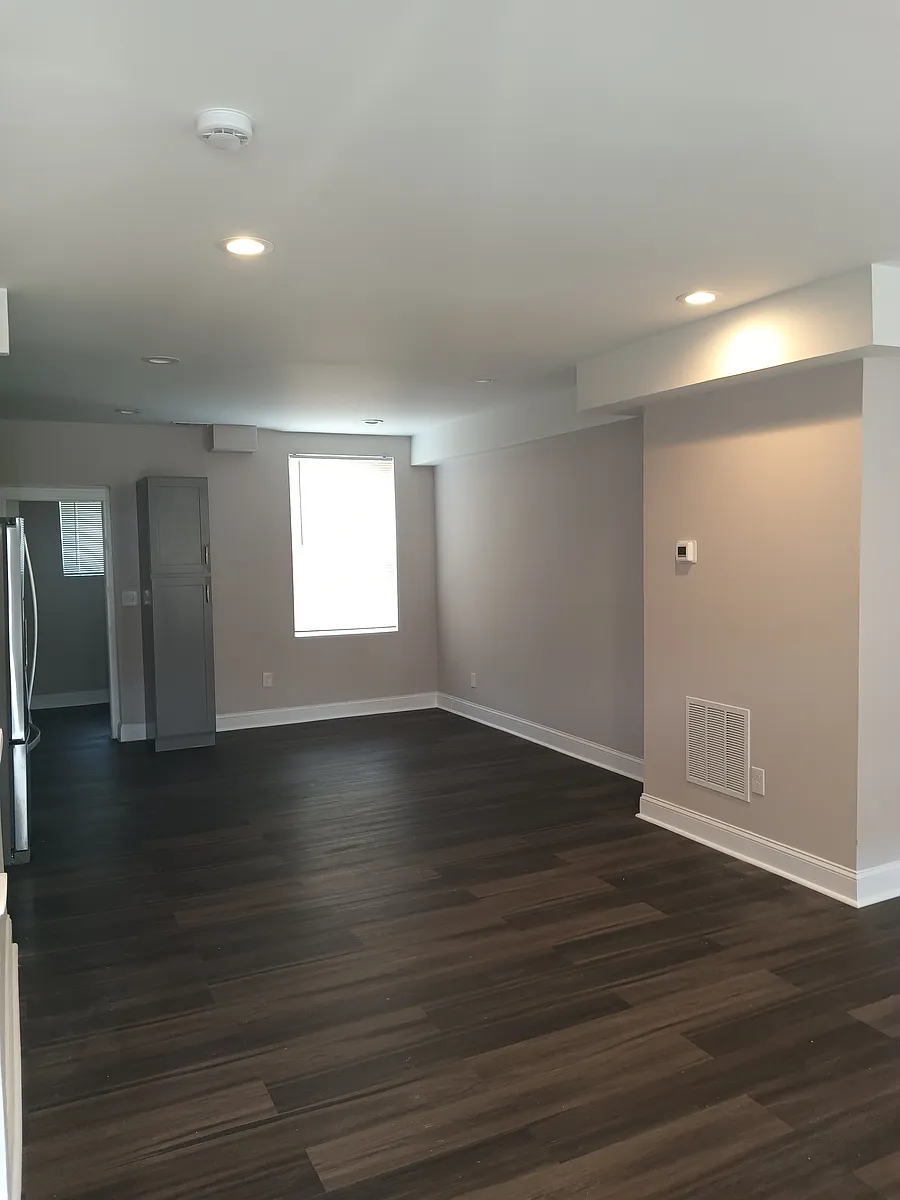 entrance view - 3322 Ravenwood Ave