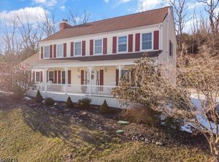 11 Rosewood Ln, Washington, NJ 07882