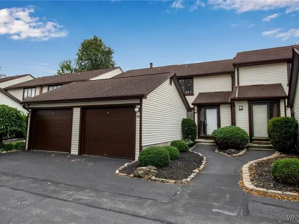 1205 Charlesgate Cir, East Amherst, NY 14051