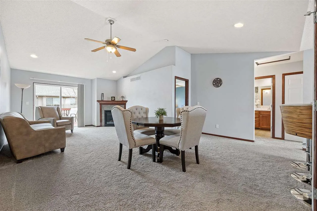 3 bed, 1586 sqft, $1,900 — Photo 4