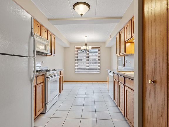 5th image of 11103 W Cove Cir Unit 2-B