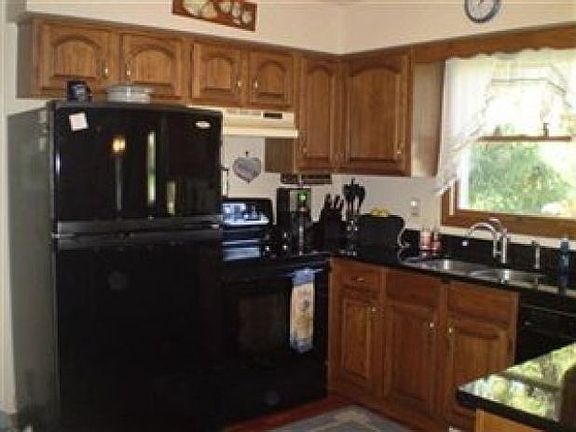 2nd image of 384 Great Oaks Trl