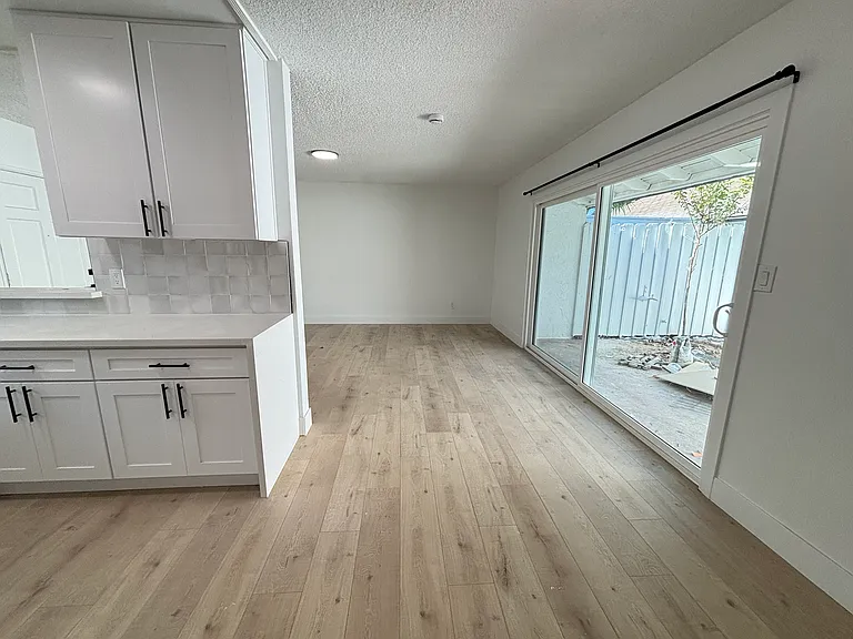 1531 W Ball Rd #B — Photo 10
