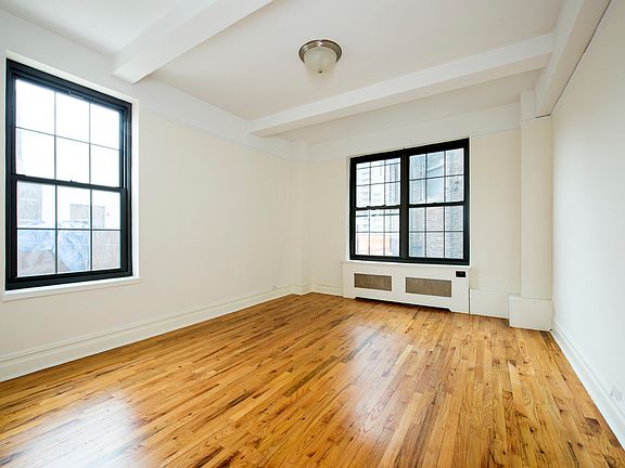 3rd image of 1 University Pl APT 4J
