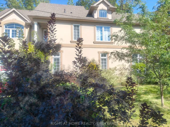 22 Ursula Ave, Saint Catharines, ON L2T 1T1