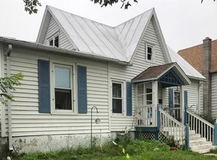 114 1st St, Baraboo, WI 53913