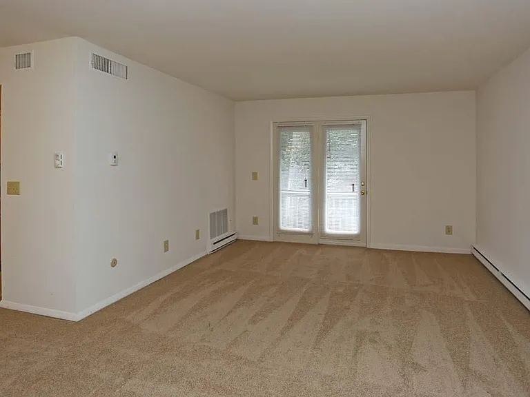 16 Mill Creek Dr — Photo 12