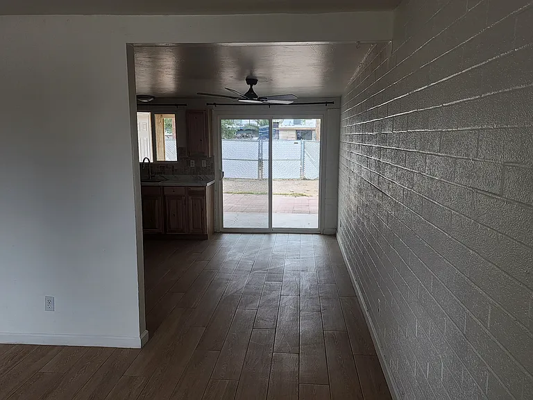 Dining area off kitchen
