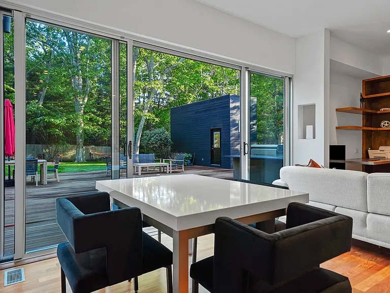 121 Montauk Hwy — Photo 40