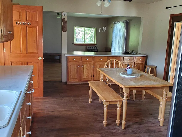 6632 Cedar Creek Rd — Photo 6