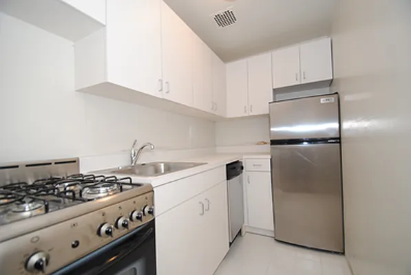 Rented by Buchbinder & Warren | media 24